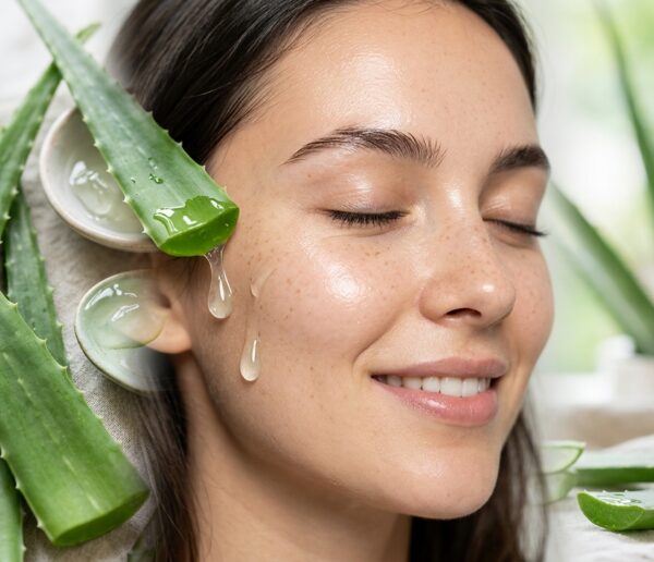 Les 10 Bienfaits de l'Aloe Vera pour la Peau — Guide Complet 2026